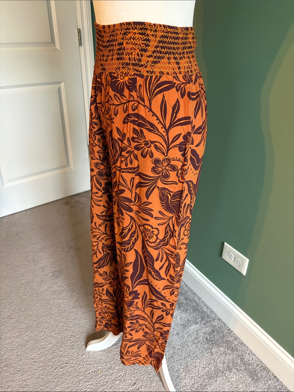 Women’s Rust Floral Wide-Leg Pants - Picture 2 of 6